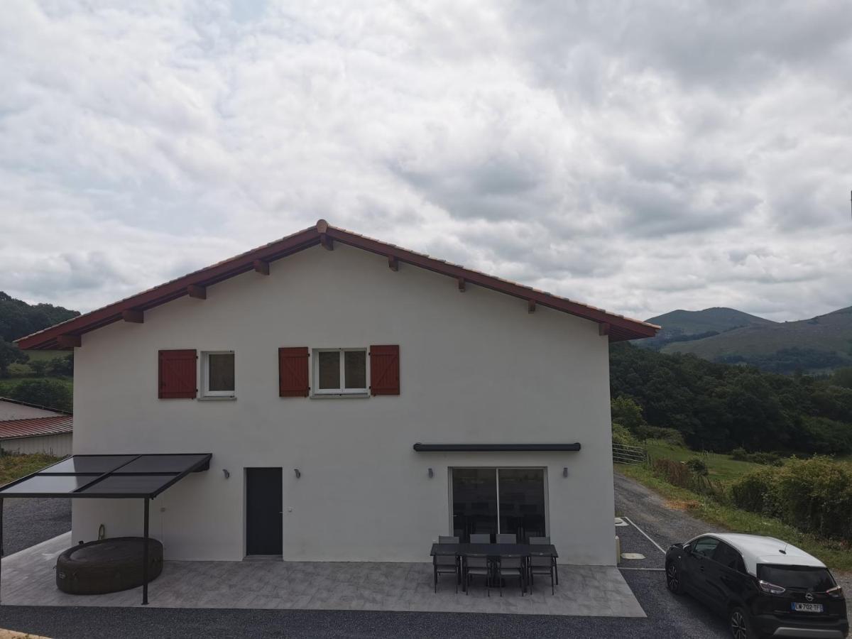 Maison Mitoyenne Au Coeur Du Pays Basque Saint-Esteben Екстериор снимка
